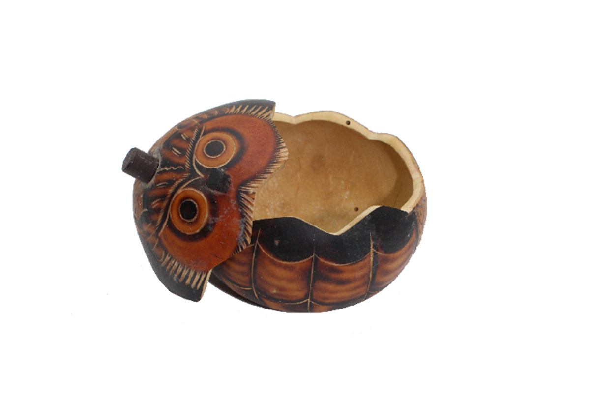 painted_and_carved_gourd_4